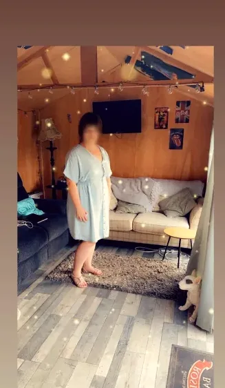 Alexandra, 27