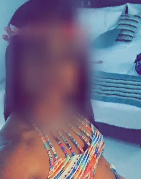 Amina, 35