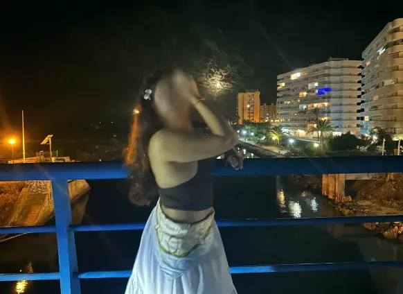 Astrid, 18
