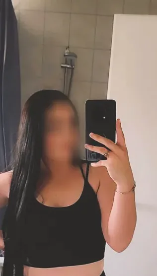 Aylin, 28