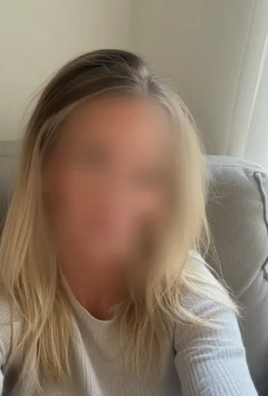 Bettina, 36