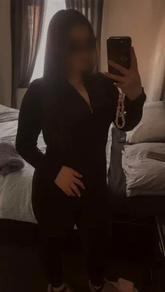 Chiara, 25