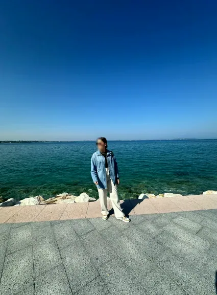 Clara, 29