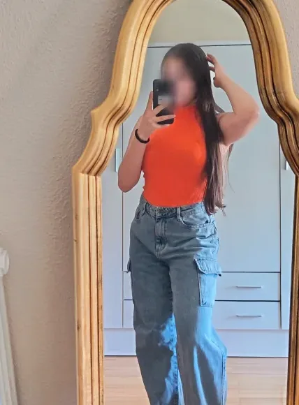 Denise, 20