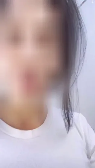 Elena, 25