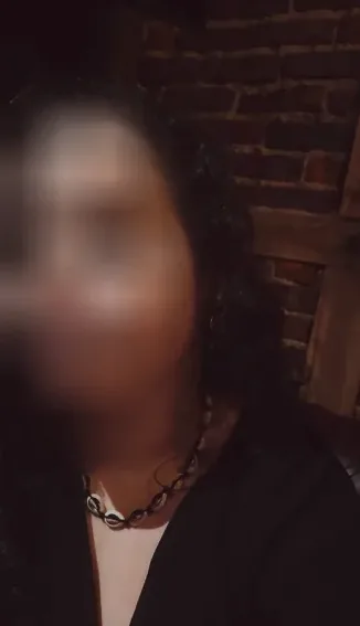 Emilia, 24