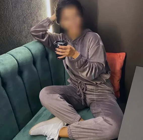 Emilia, 33