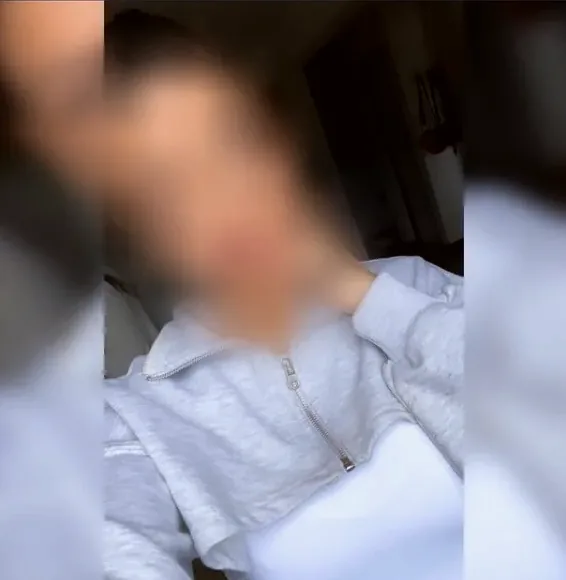 Helena, 35