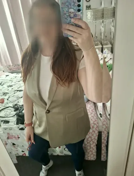 Jovana, 38
