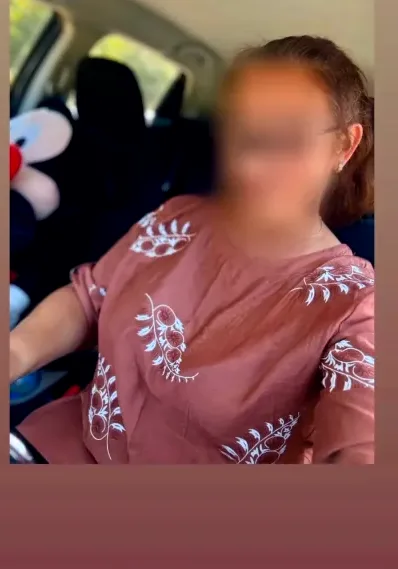 Lara, 39