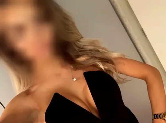 Larissa, 30