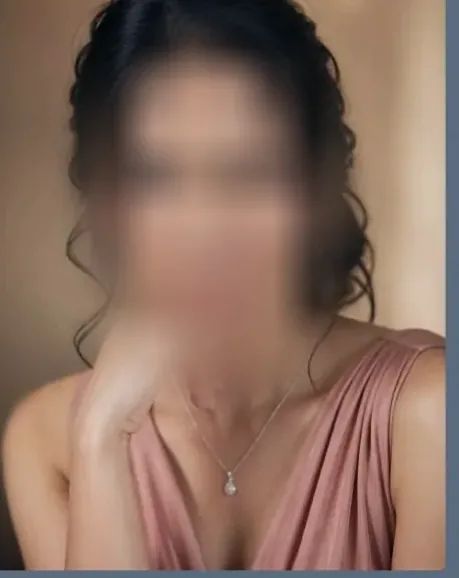 Laura, 39