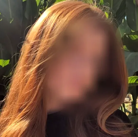 Laura, 23