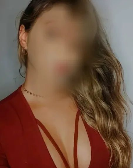 Maja, 23