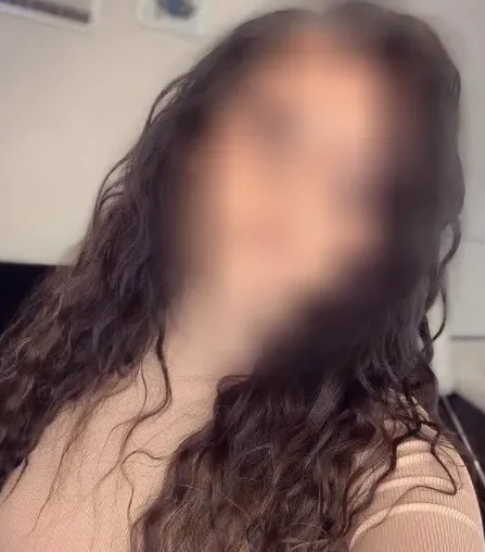 Sabine, 35