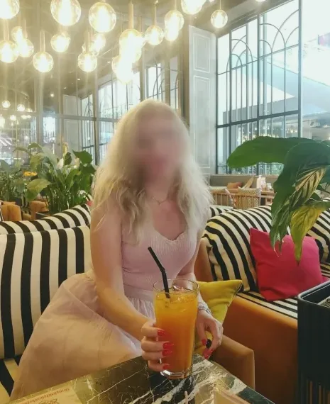 Sanja, 38
