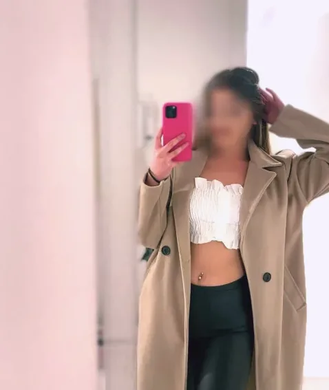 Sarah, 19