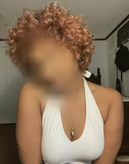 Sophie, 20