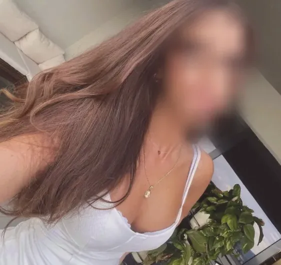 Valentina, 30
