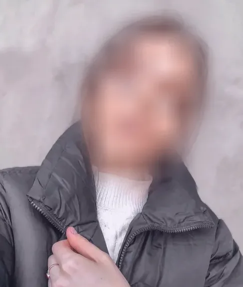 Yvonne, 23