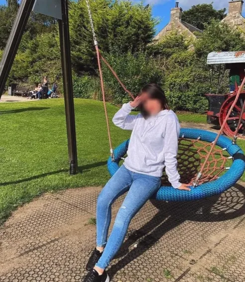 Zeynep, 37